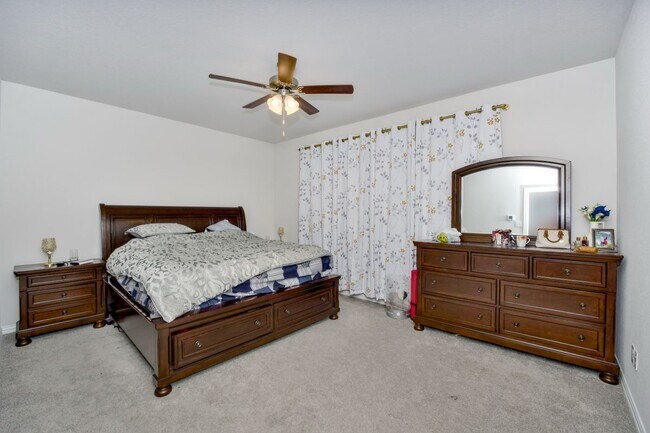 Building Photo - 1121 Milfoil Dr