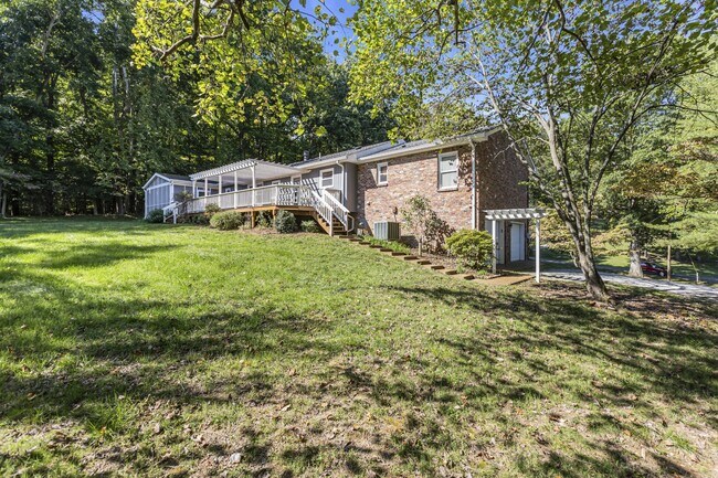 Building Photo - 1105 Chelsey Ct