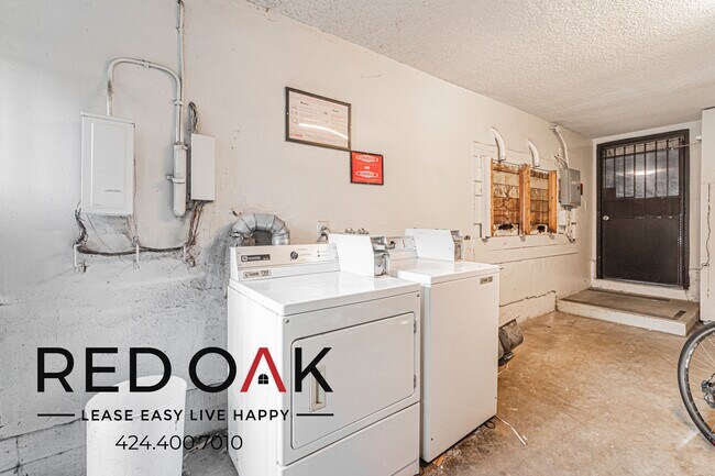 Building Photo - 812 Westbourne Dr