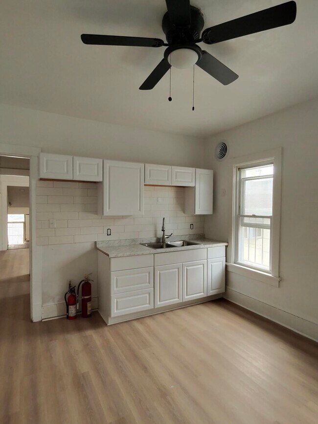 Building Photo - 3805 N 20th St