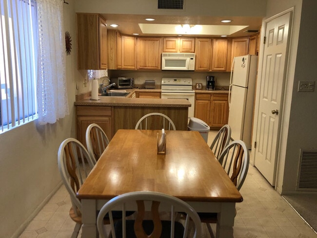 Building Photo - 12222 N Paradise Vlg Pkwy S