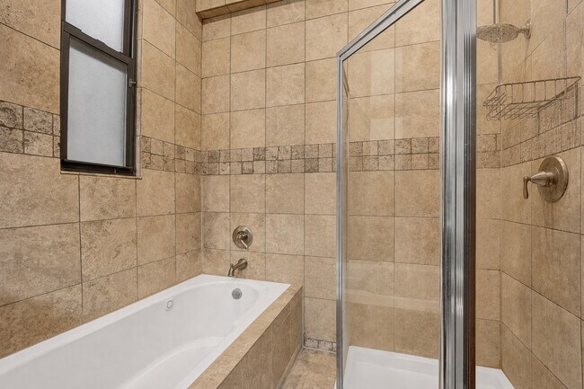 Building Photo - 1111 N Mozart St