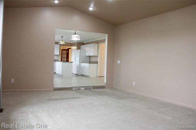 Building Photo - 40690 Bluesprings Ct