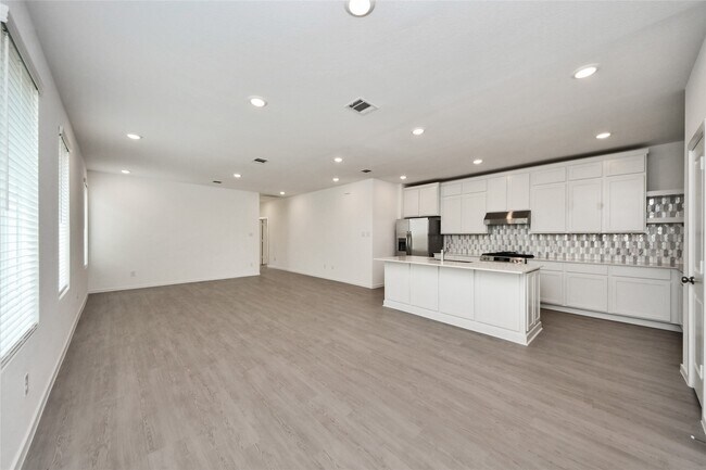 Building Photo - 6314 Orchid Bch Dr