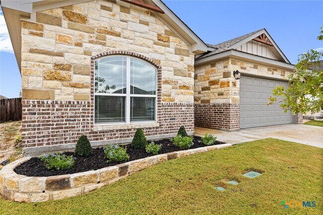 Building Photo - 1614 Flatland Trl