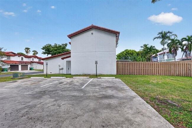 Building Photo - 20759 SW 83rd Ave