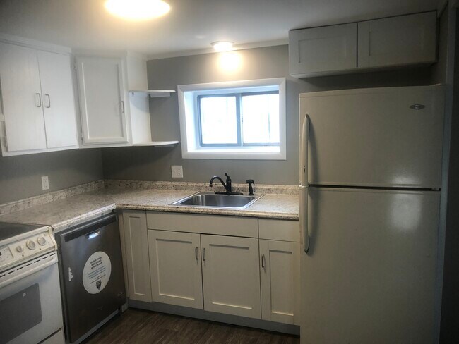 Building Photo - 349 S Hokendauqua Dr