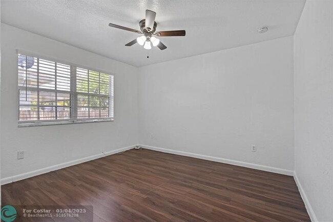 Building Photo - 323 NW 97th St