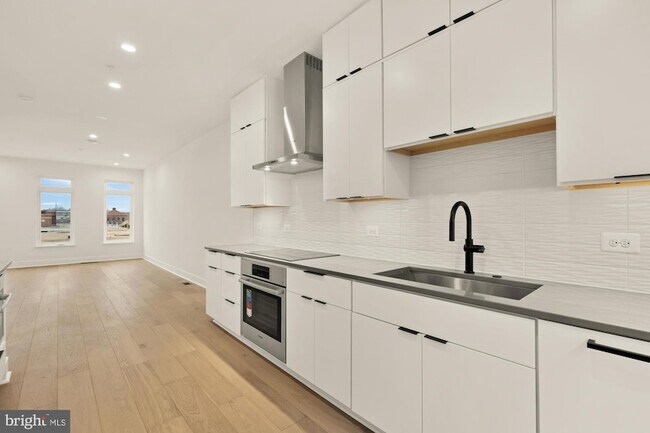 Building Photo - 2607 1st St NW