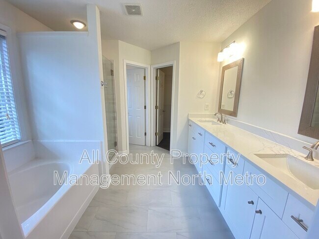 Building Photo - 13206 Marrywood Dr