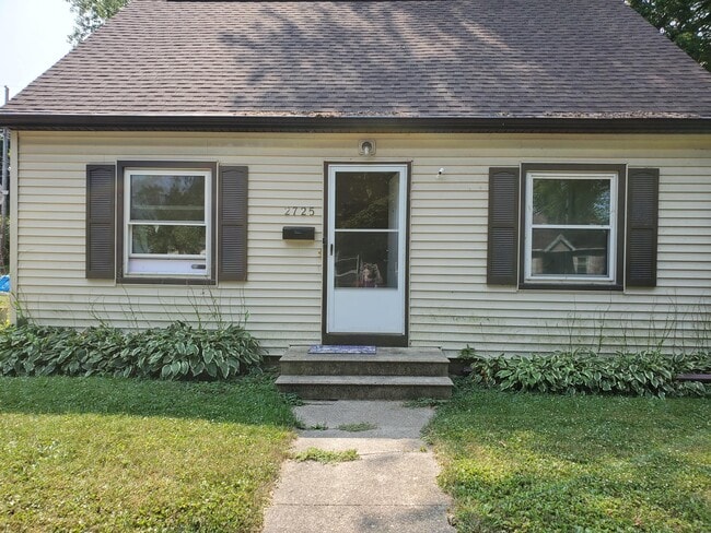 Building Photo - 2725 Myrtle St