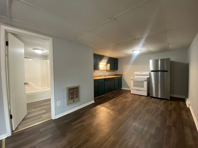 Building Photo - 8088 Blue Springs Pkwy