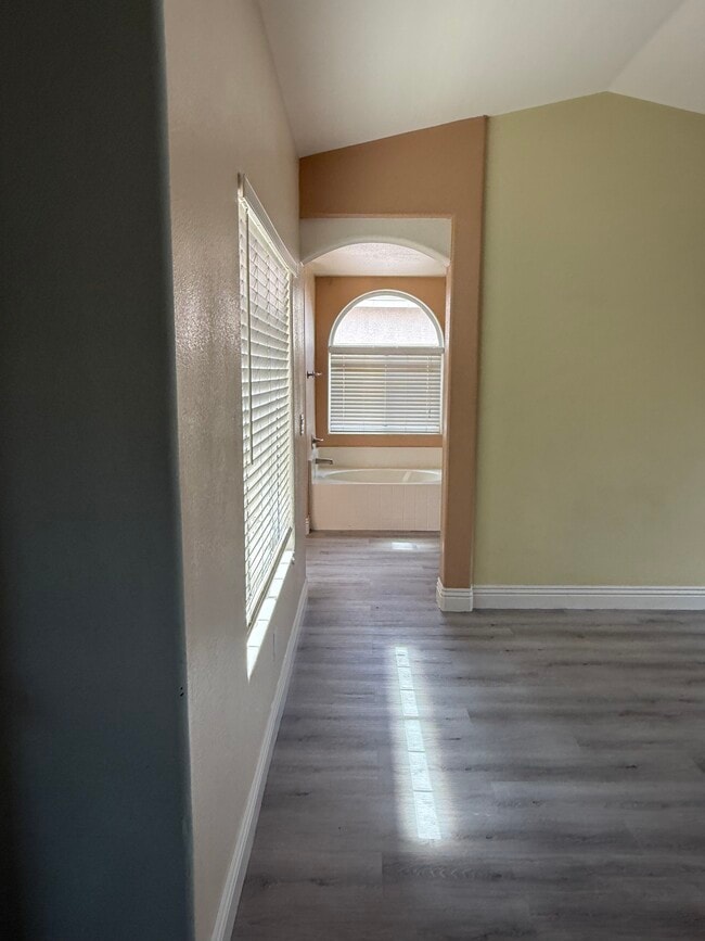 Building Photo - 8894 Houston Ridge Ave