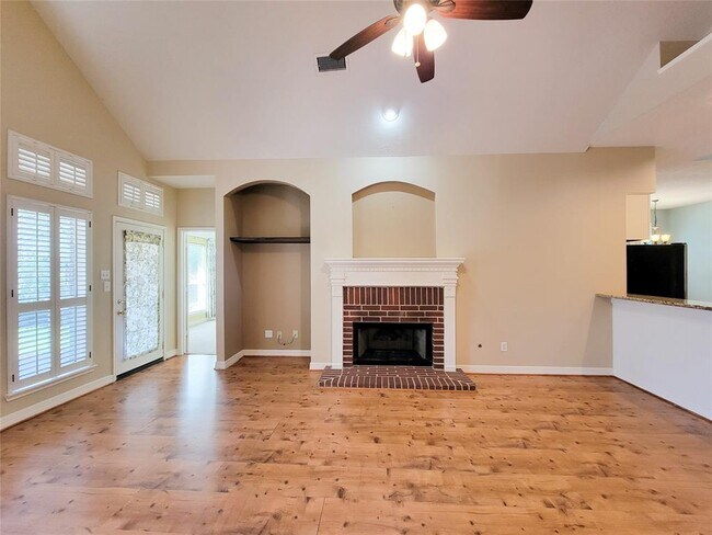 Building Photo - 3218 Vanity Dr
