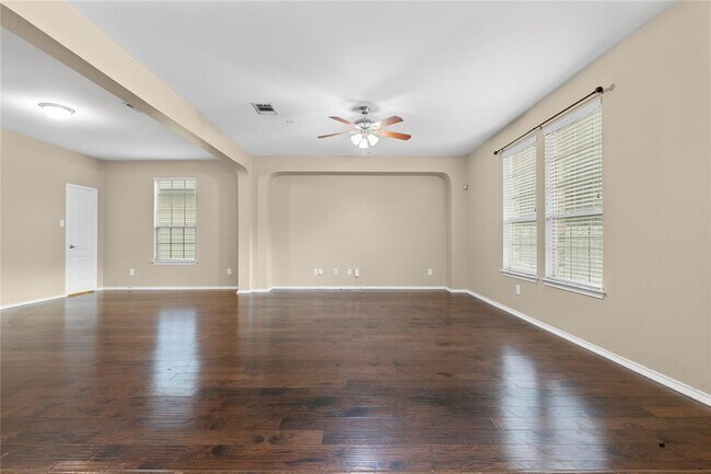 Building Photo - 14308 Lake Victor Dr