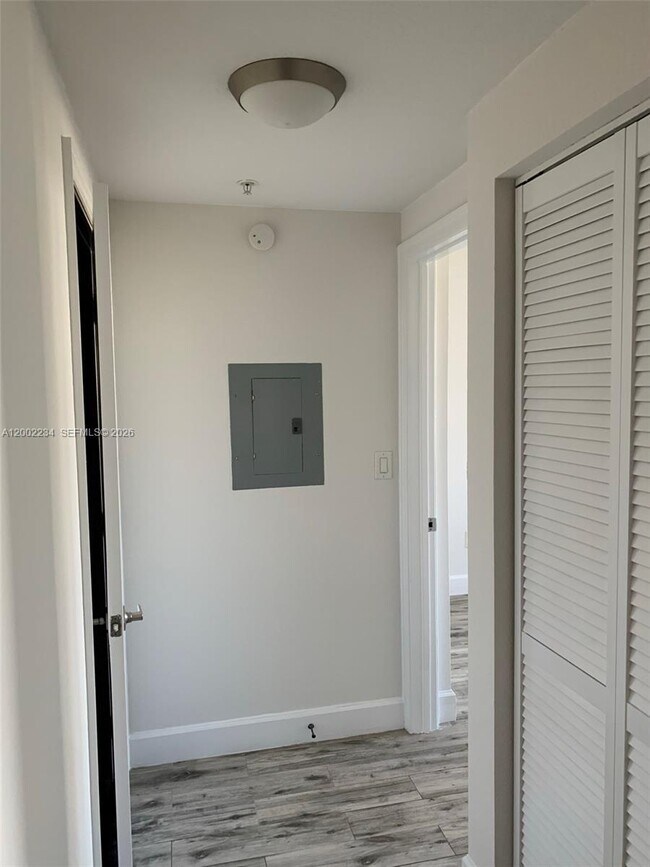 Building Photo - 1830 Radius Dr