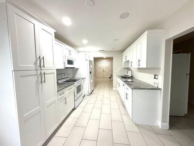 Building Photo - 8161 Winged Foot Dr