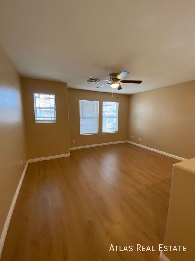 Building Photo - 5345 N Santa Fe Heights St
