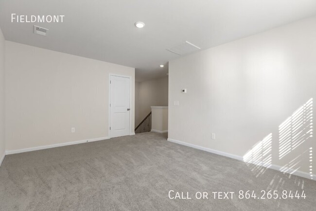 Building Photo - Charming 4-Bed, 3-Bath Townhome with High-...