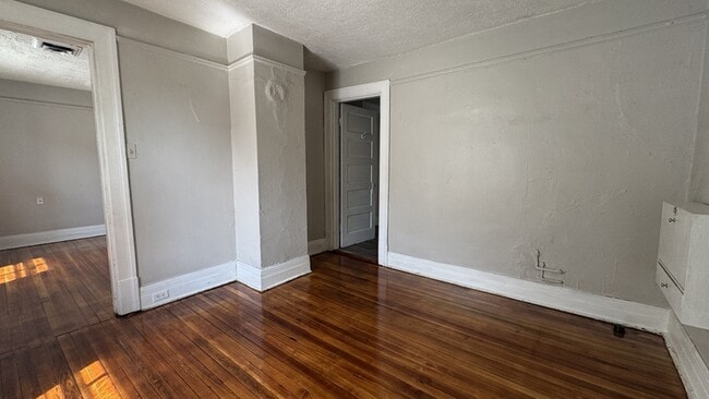 Building Photo - 508 Stuart St