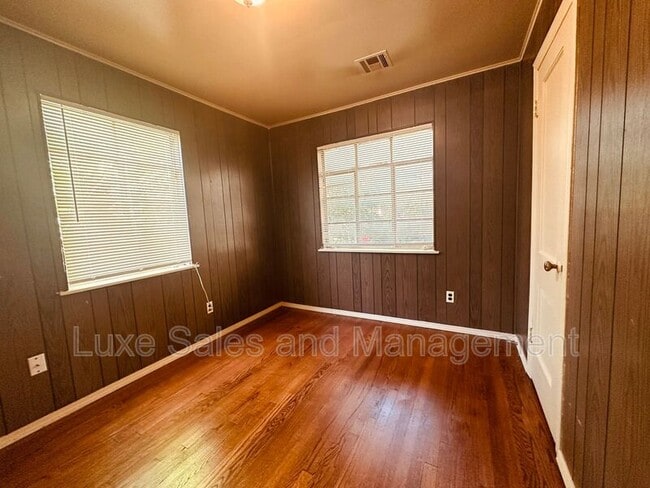 Building Photo - 4137 NW 13th St