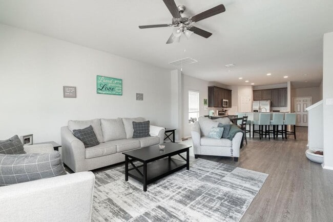 Building Photo - 5510 Daniel Wy