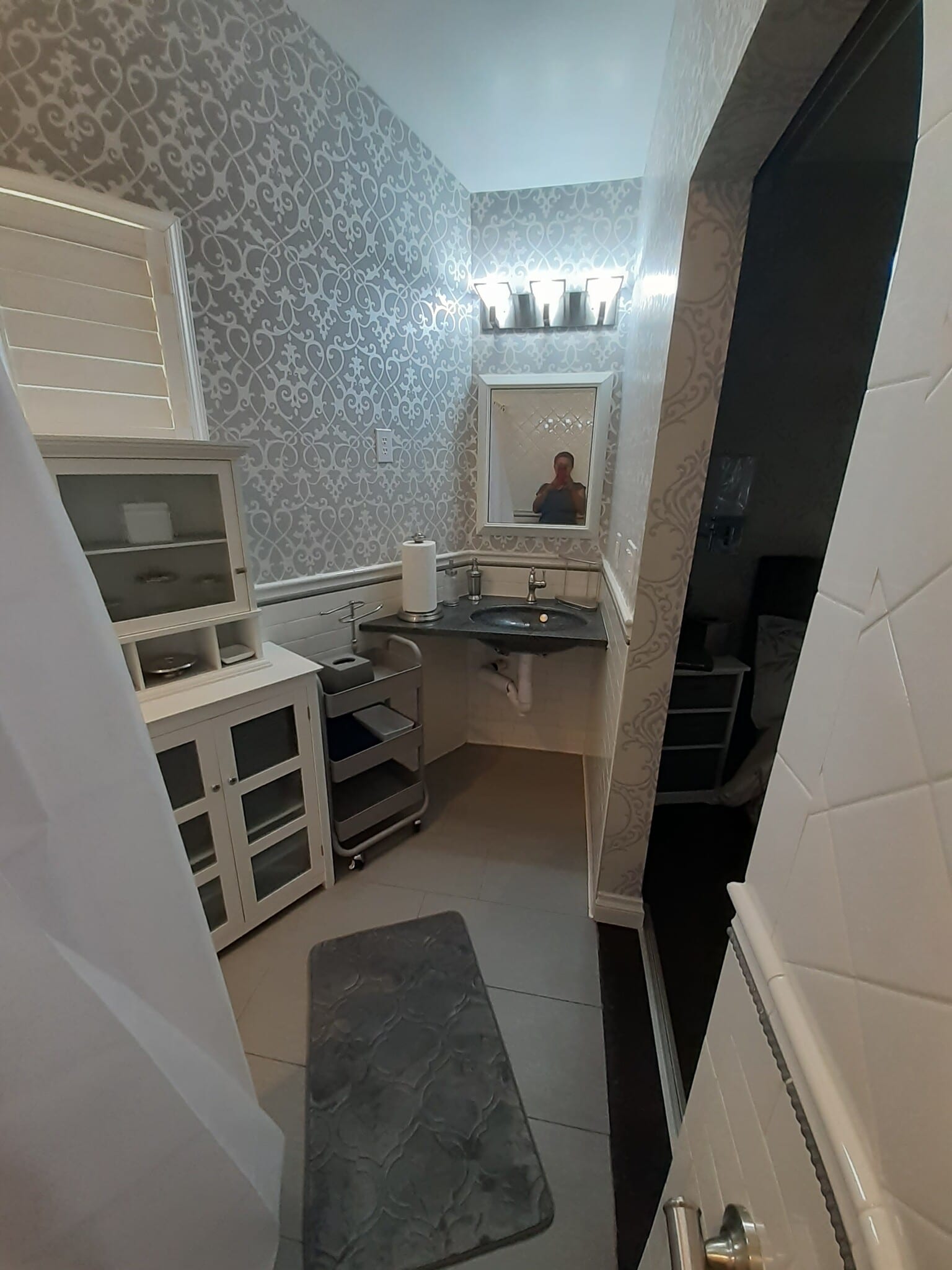 Vanity area - 3437 Caspian Dr