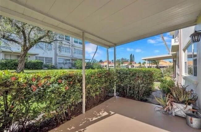 Building Photo - 1235 S Highland Ave