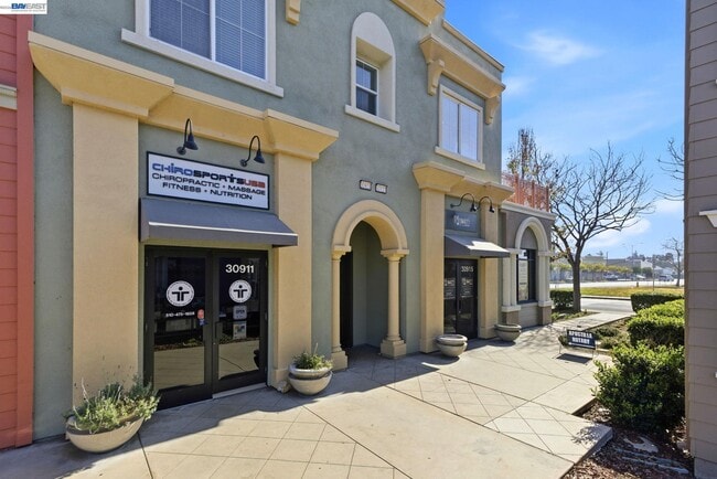 Building Photo - 30927 Union City Blvd