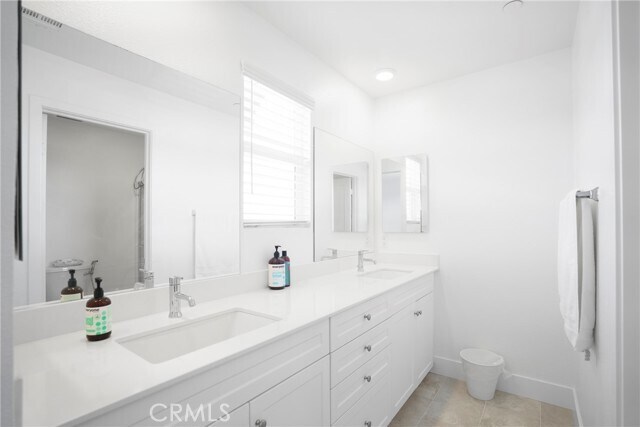 Building Photo - 10294 Artesia Blvd