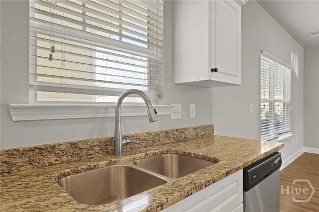 Building Photo - 504 Potter Stone Square