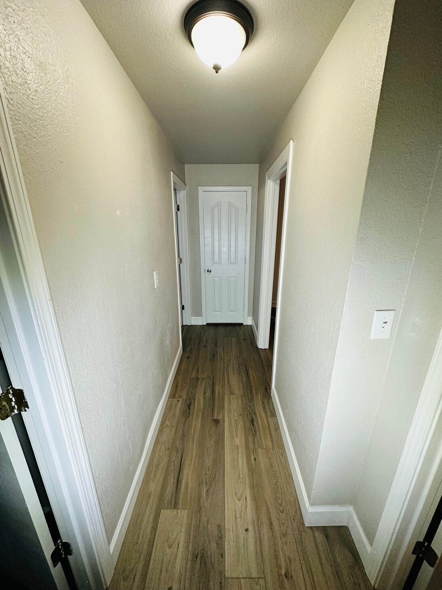 Building Photo - 1274 N Cedar St