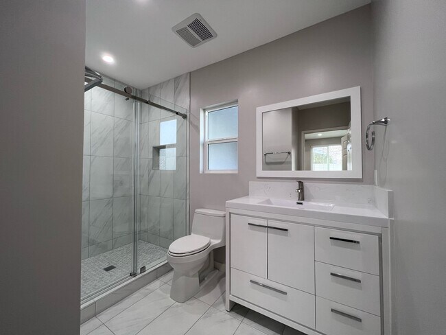 Building Photo - 23922 Archwood St