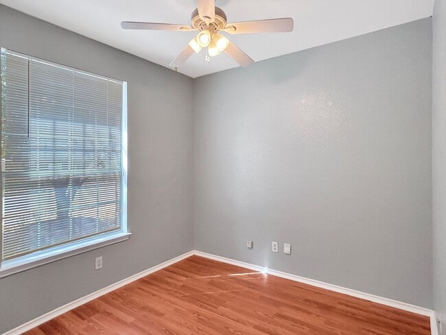 Building Photo - Alamo Ranch 3/2 + Flex Space, Stainless Appliances & 2-Car Garage