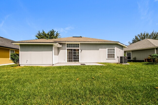 Building Photo - 7686 Fawn Lake Dr S