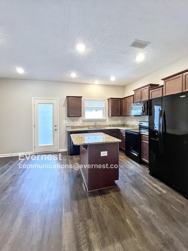 Building Photo - 4099 Saddlecreek Wy