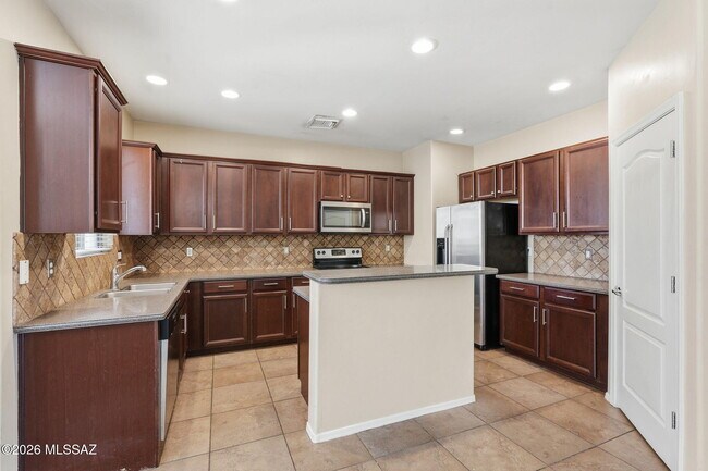 Building Photo - 3576 W Goshen Dr