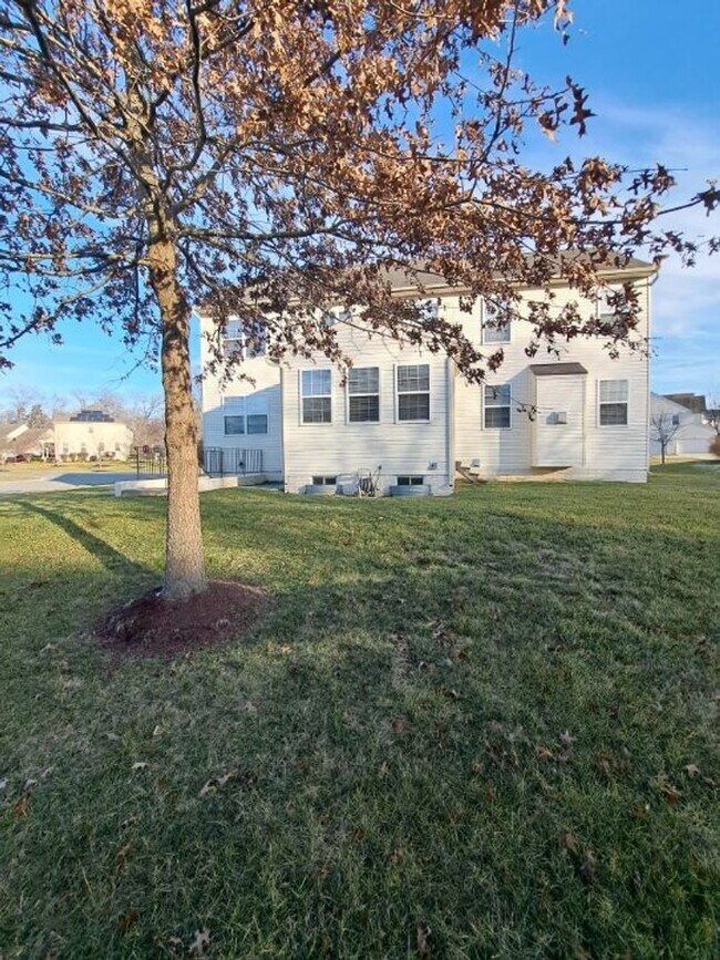 Building Photo - 17305 Madrillon Way