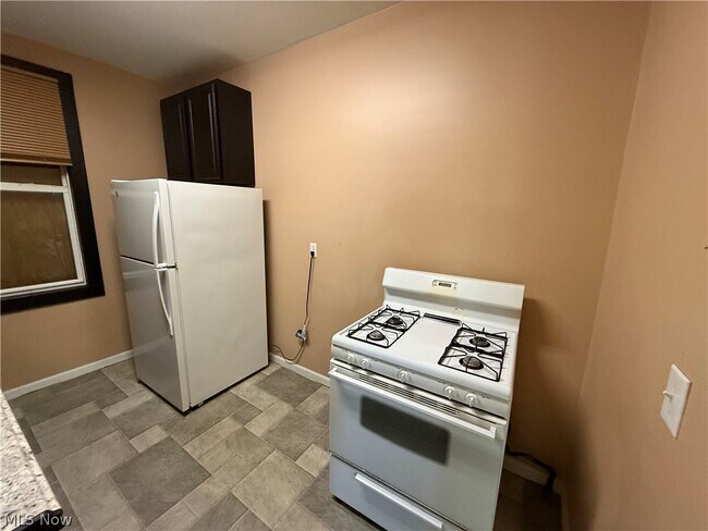 Building Photo - 1076 Ackley St