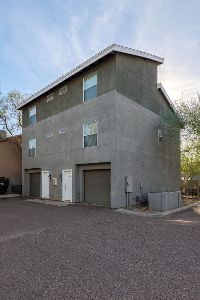 Building Photo - Roosevelt West Townhomes