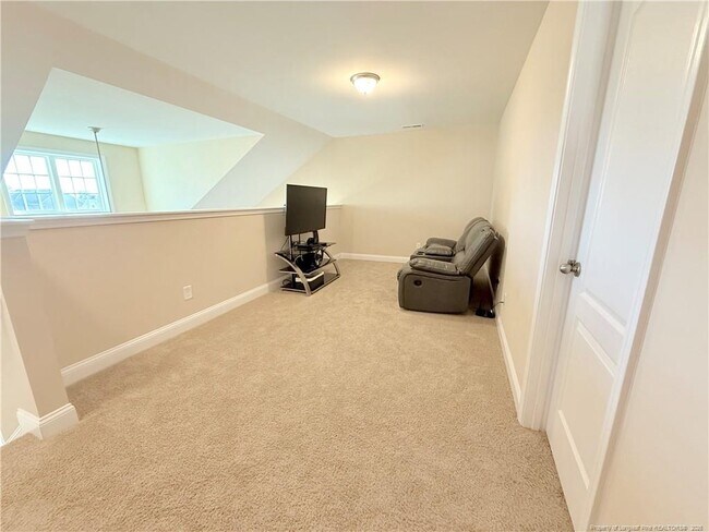 Building Photo - 15 Old Montague Way