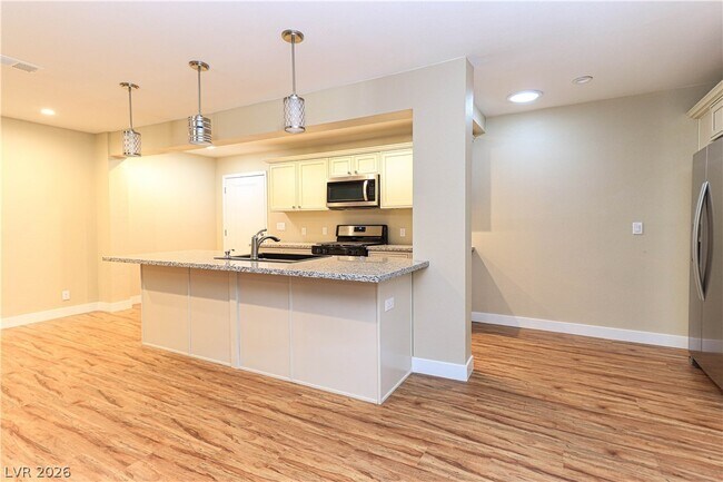 Building Photo - 2100 Santa Ynez Dr