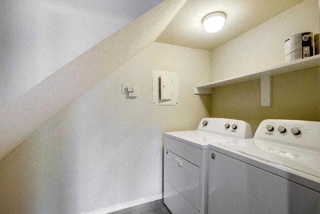 Building Photo - 6700 Cooper Ln