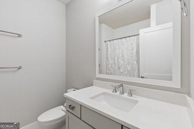 Building Photo - 2974 Hermance Dr NE