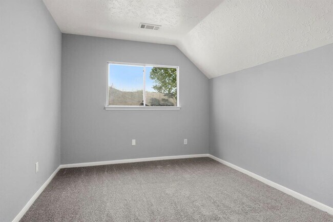 Building Photo - 6615 Broken Stone