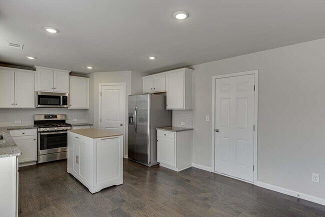 Building Photo - 6029 Fair Winds Cv