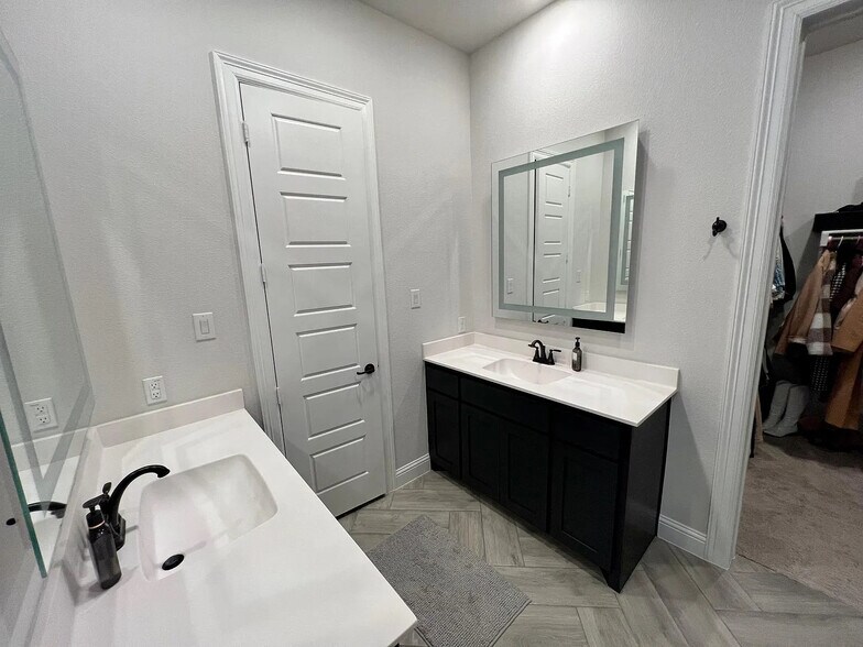 Building Photo - 8313 Sayers Ln