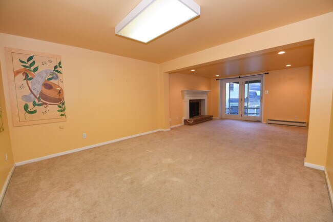 Building Photo - Gorgeous 4 BR 2+2 Baths Colonial - Finished Walk-Out Basement and Car Garage