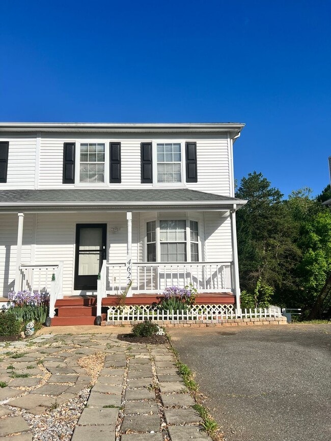 Building Photo - Great Duplex in Briarwood