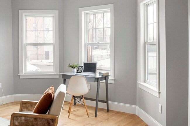 Building Photo - 31 Boardman St